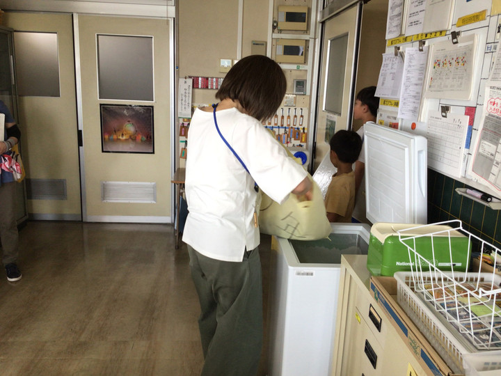 0408168d884d4120b0c8c76d3ea451ce