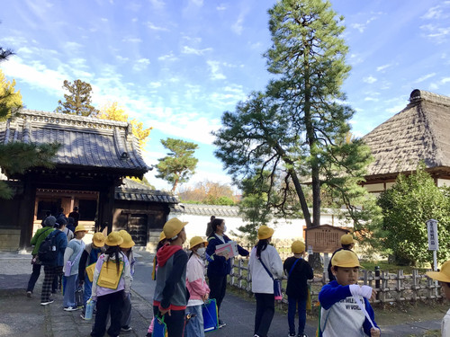 1f1ac27526a846ae85a5409e5a97f93e 1f1ac27526a846ae85a5409e5a97f93e