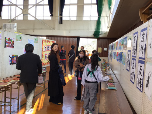 Da8bd3e8e7ab4b7e9ef2256135bf58d3