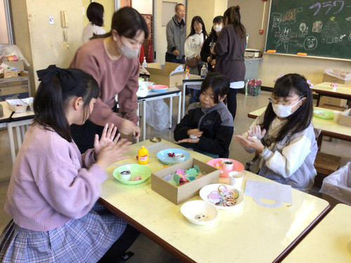 Ee4d3fcd7b814dbf8e888423ead7d68f